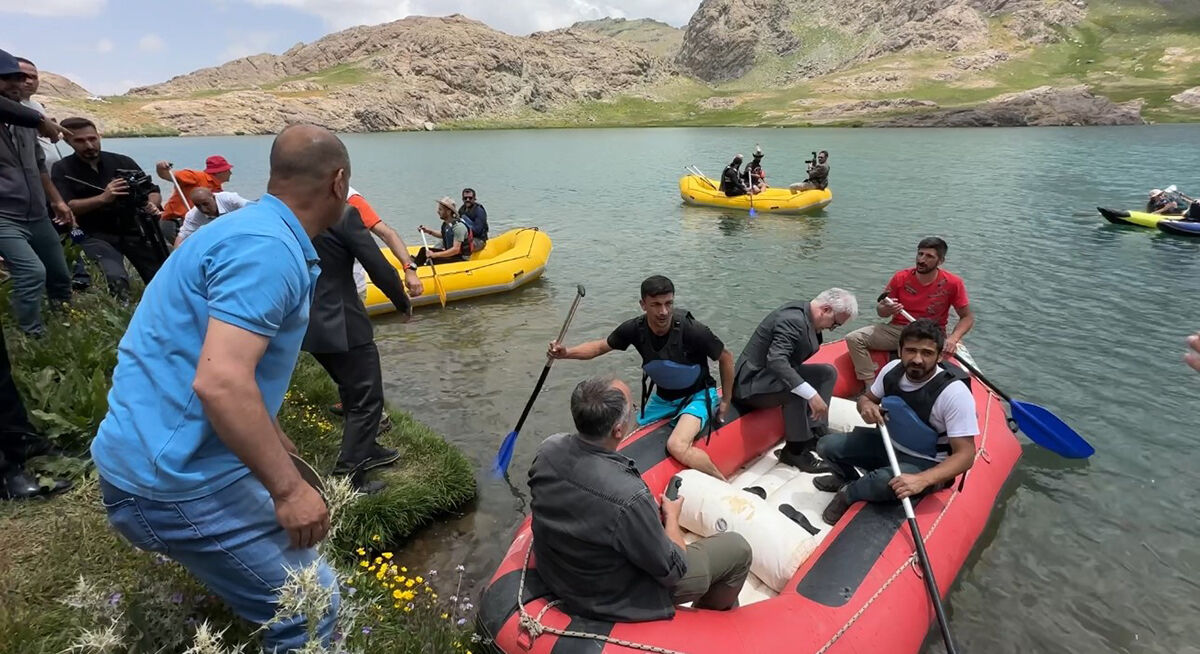 Devlet Tiyatroları'ndan 'Terörsüz Türkiye' ziyareti: Buralarda artık kültür, sanat ve turizm yeşerecek - 2. Resim