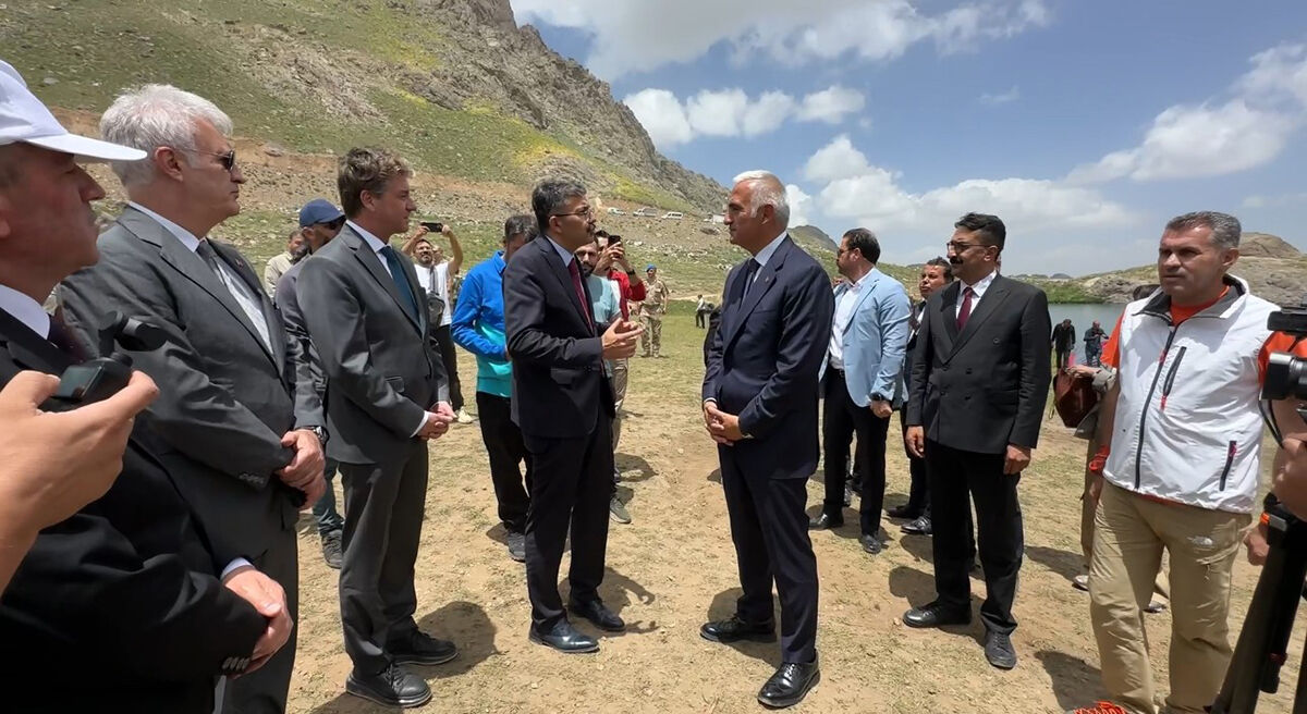 Devlet Tiyatroları'ndan 'Terörsüz Türkiye' ziyareti: Buralarda artık kültür, sanat ve turizm yeşerecek - 8. Resim