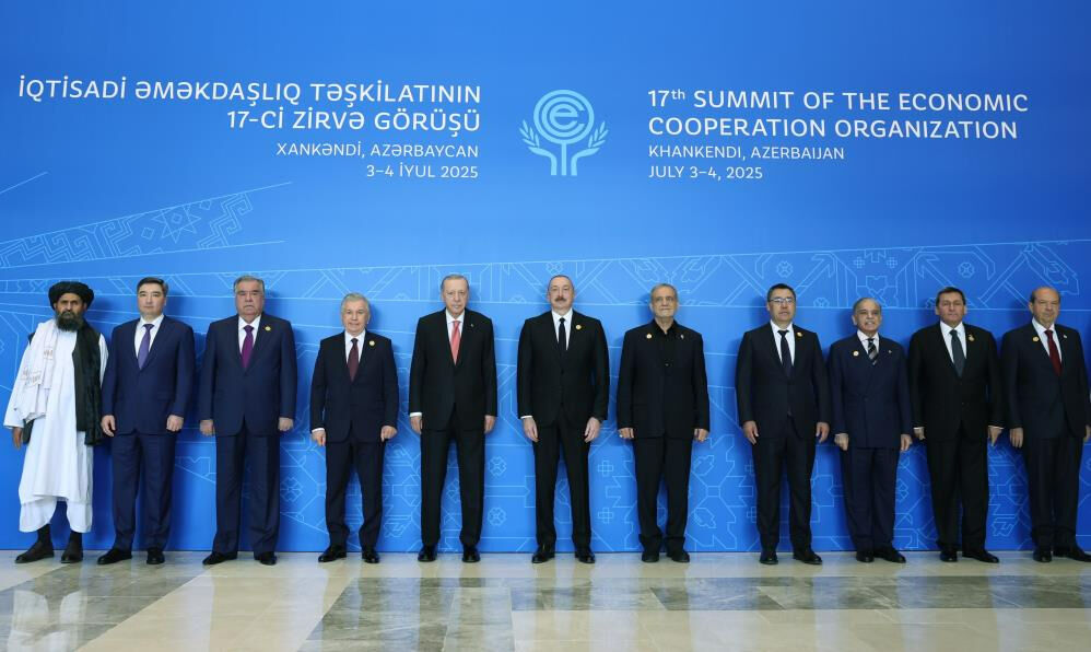 Ekonomik İşbirliği Teşkilatı Zirvesi başladı! Erdoğan aile fotoğrafında yer aldı - 2. Resim