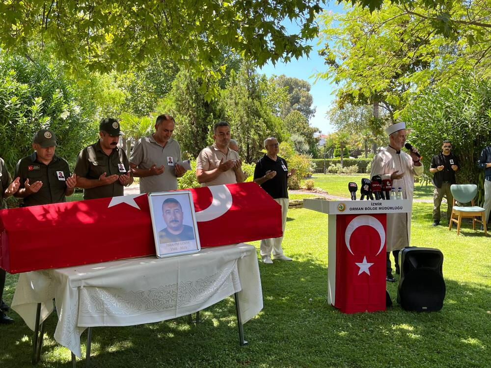 İzmir'deki yangında şehit olmuştu! Cumhurbaşkanı Erdoğan'dan acılı aileye başsağlığı mesajı - 3. Resim