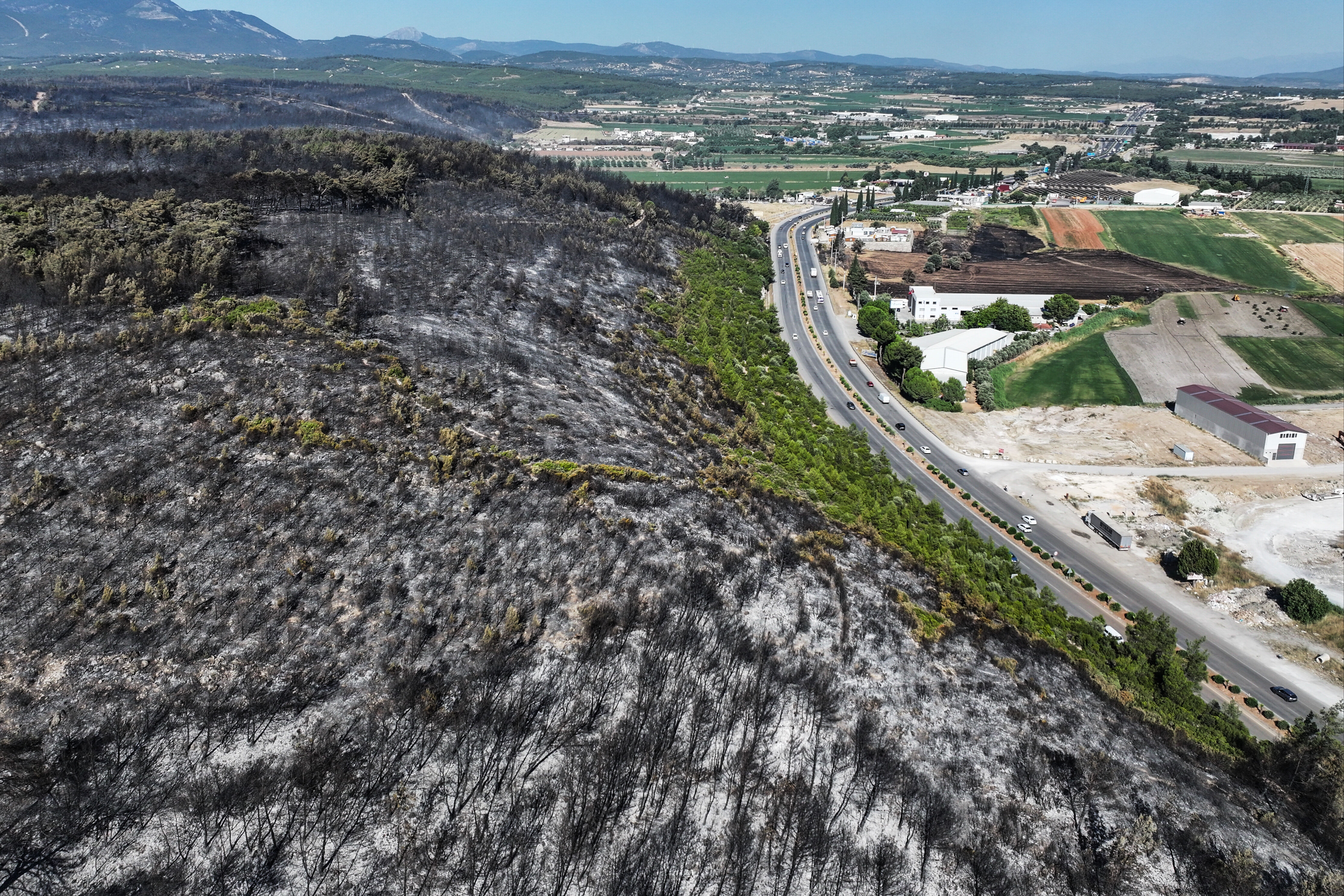 İzmir’e giriş çıkış kapalı mı, İzmir-Aydın ve Çeşme otoyolu açıldı mı? İzmir yangınlarına müdahale devam ediyor! - 5. Resim