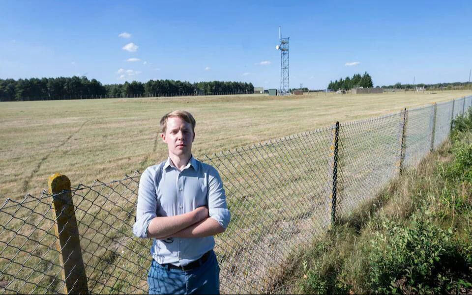 Milyonlarca dolarlık uçaklar meğerse “tahta çitle” korunuyormuş! Rusya dalga geçti - 2. Resim