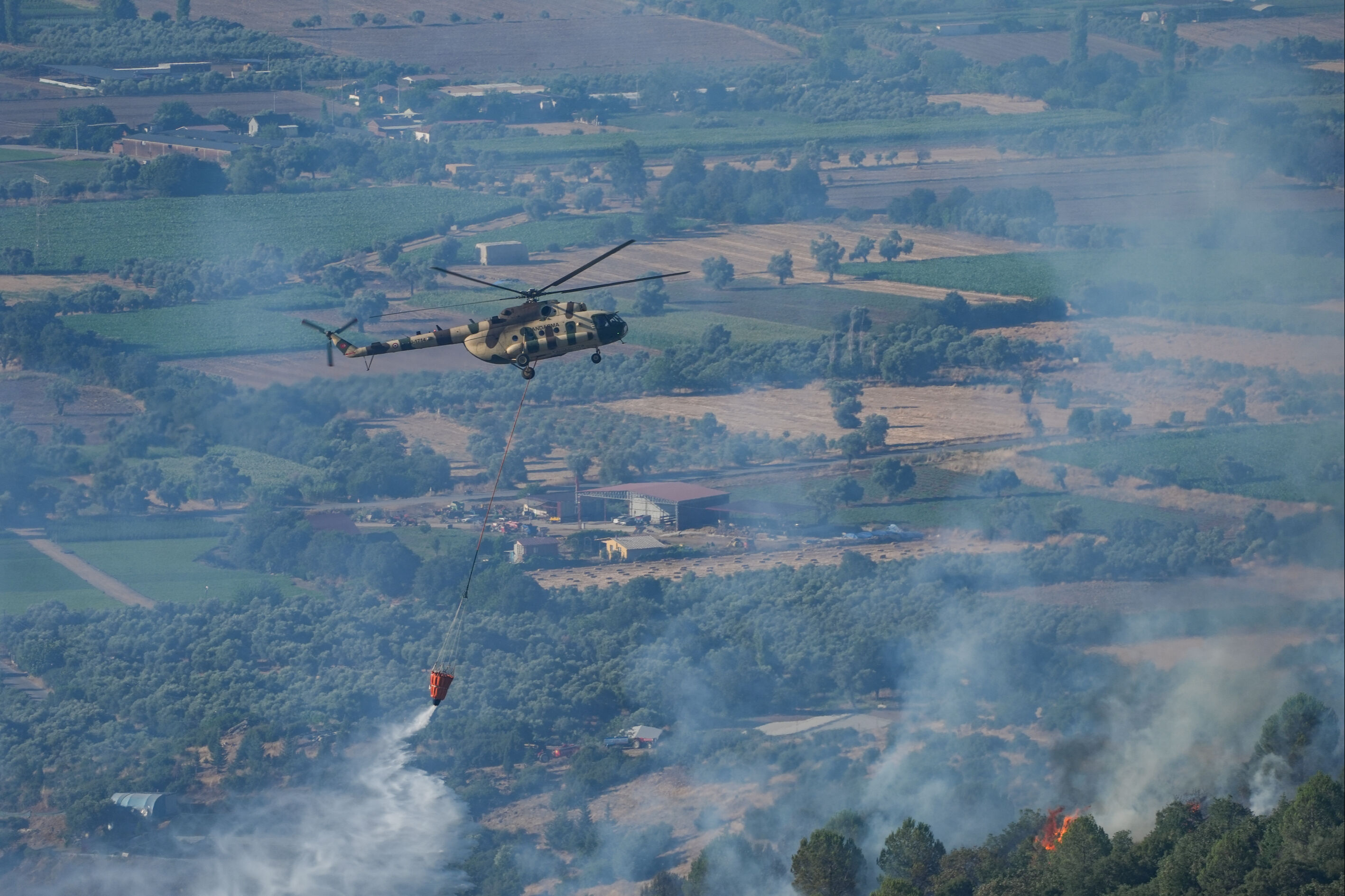 Yangın 3'üncü gününde, alevler yerleşim yerinde: Korku filmi gibi! Ödemiş tarihinin en büyük felaketi - 4. Resim