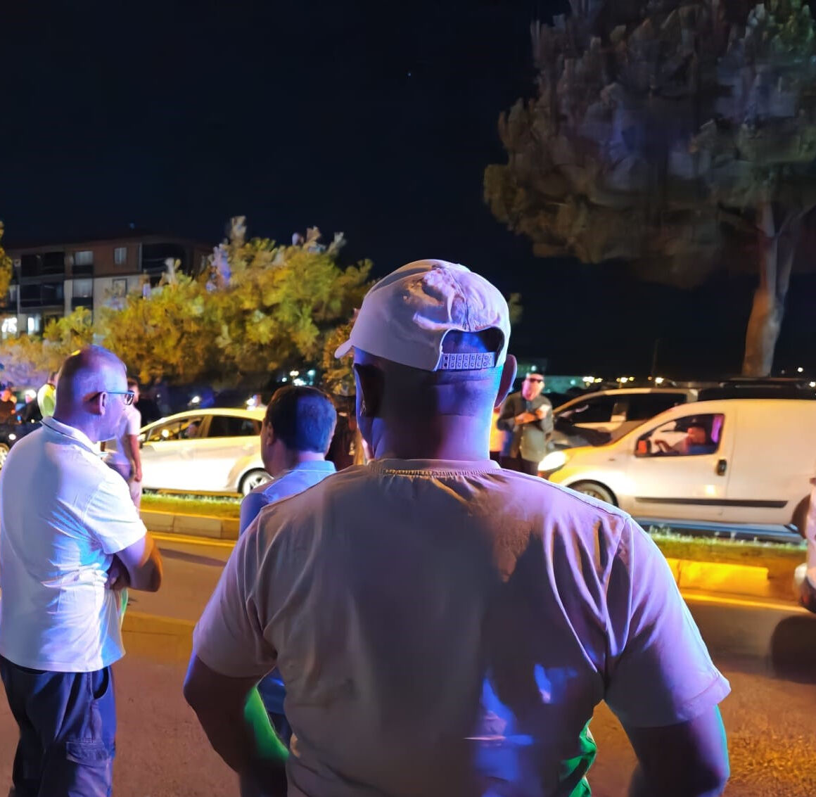 Yolun karşısına geçmeye çalışırken başına gelmeyen kalmadı! Feci şekilde can verdi - 2. Resim