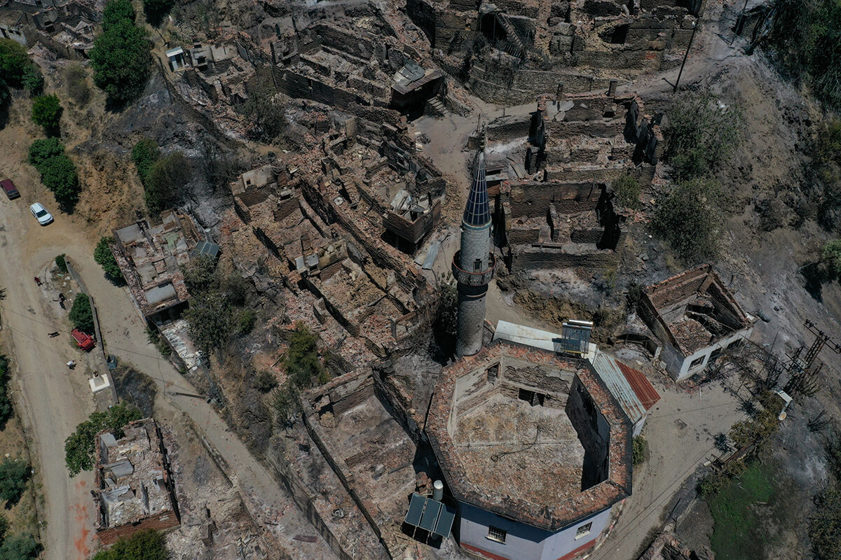 Yürekleri dağlayan manzara! Hayalet köye dönen Tosunlar tanınmaz hale geldi, köylüler zararın bedelini anlattı - 5. Resim