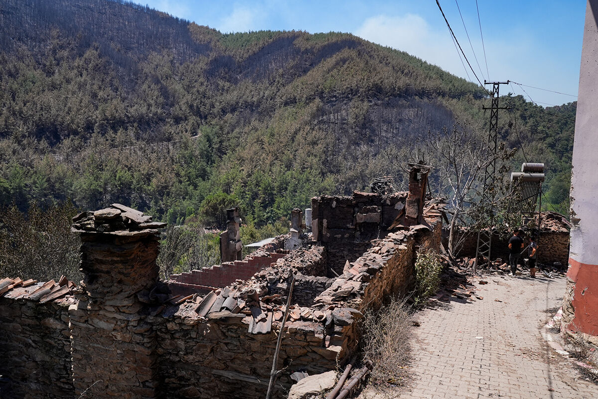 Yürekleri dağlayan manzara! Hayalet köye dönen Tosunlar tanınmaz hale geldi, köylüler zararın bedelini anlattı - 10. Resim