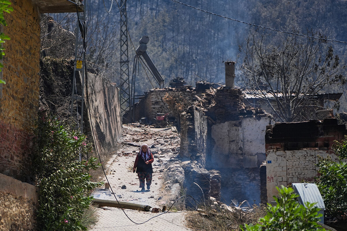Yürekleri dağlayan manzara! Hayalet köye dönen Tosunlar tanınmaz hale geldi, köylüler zararın bedelini anlattı - 11. Resim