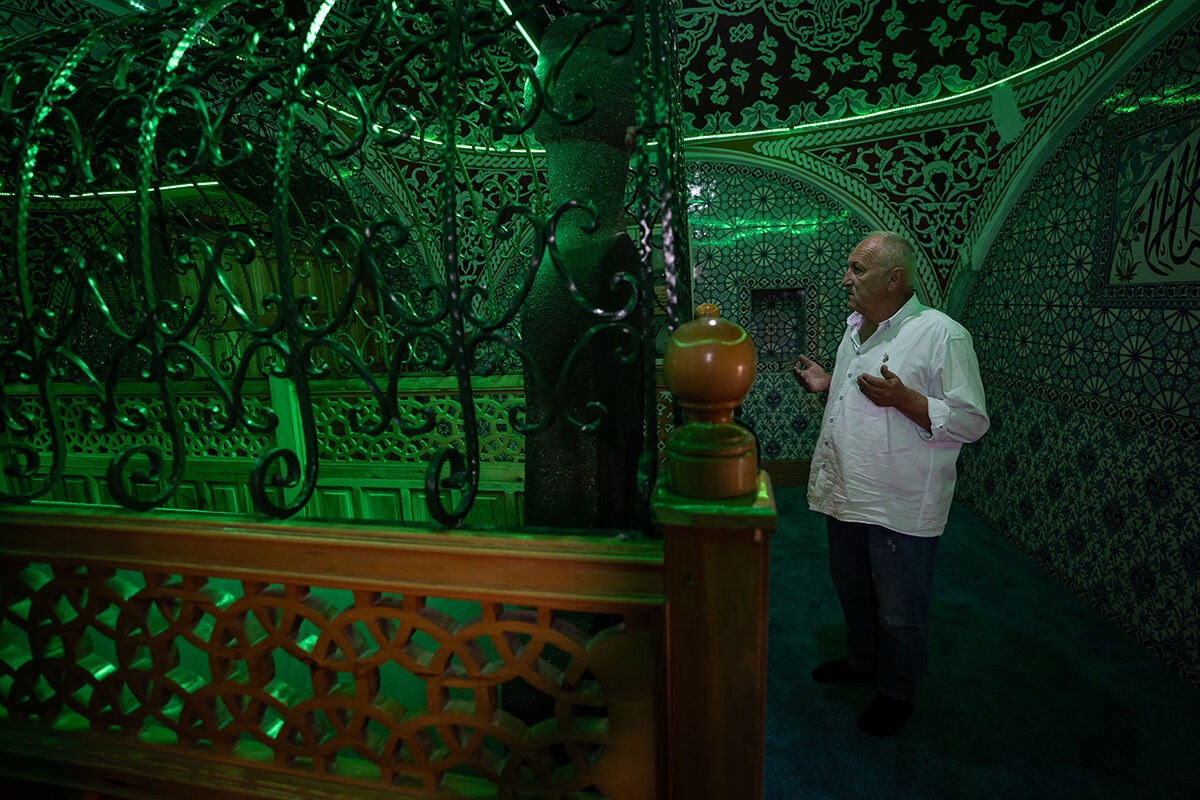 300 yıllık türbede çalışmalar başladı... Tarihi mekan ayağa kaldırılacak 300 yıllık türbede çalışmalar başladı... Tarihi mekan yeniden ayağa kaldırılacak - 1. Resim