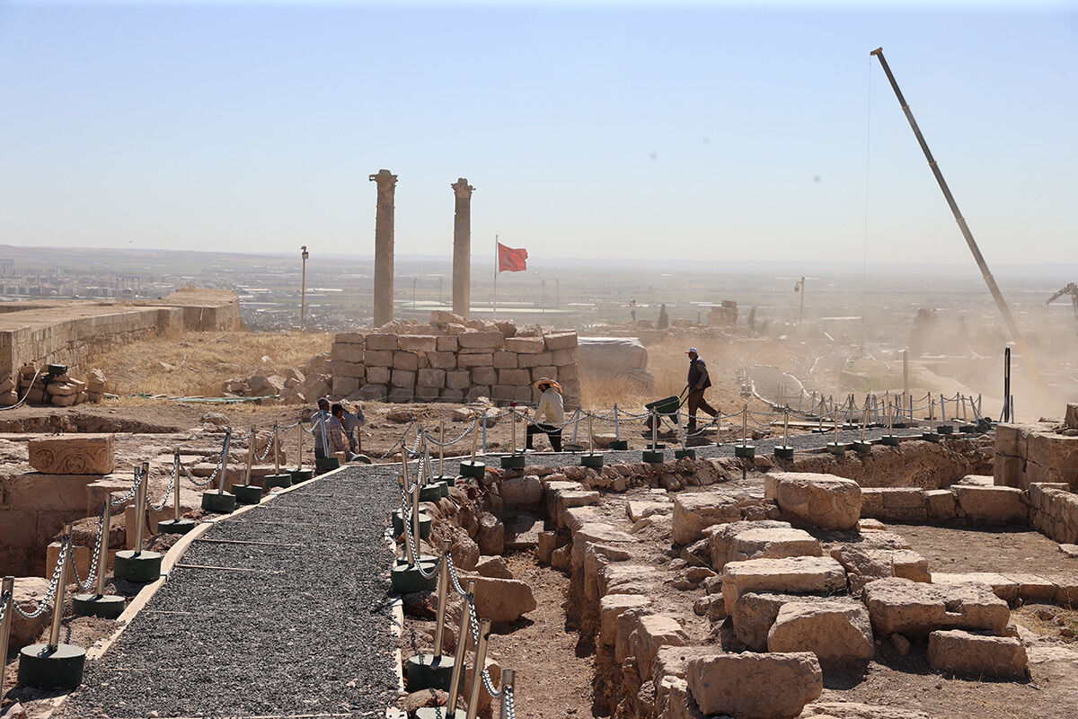 Bulunan yazıt çözülemedi! Urfa'da heyecanlandıran keşif... Kaya mezarı bulundu - 1. Resim