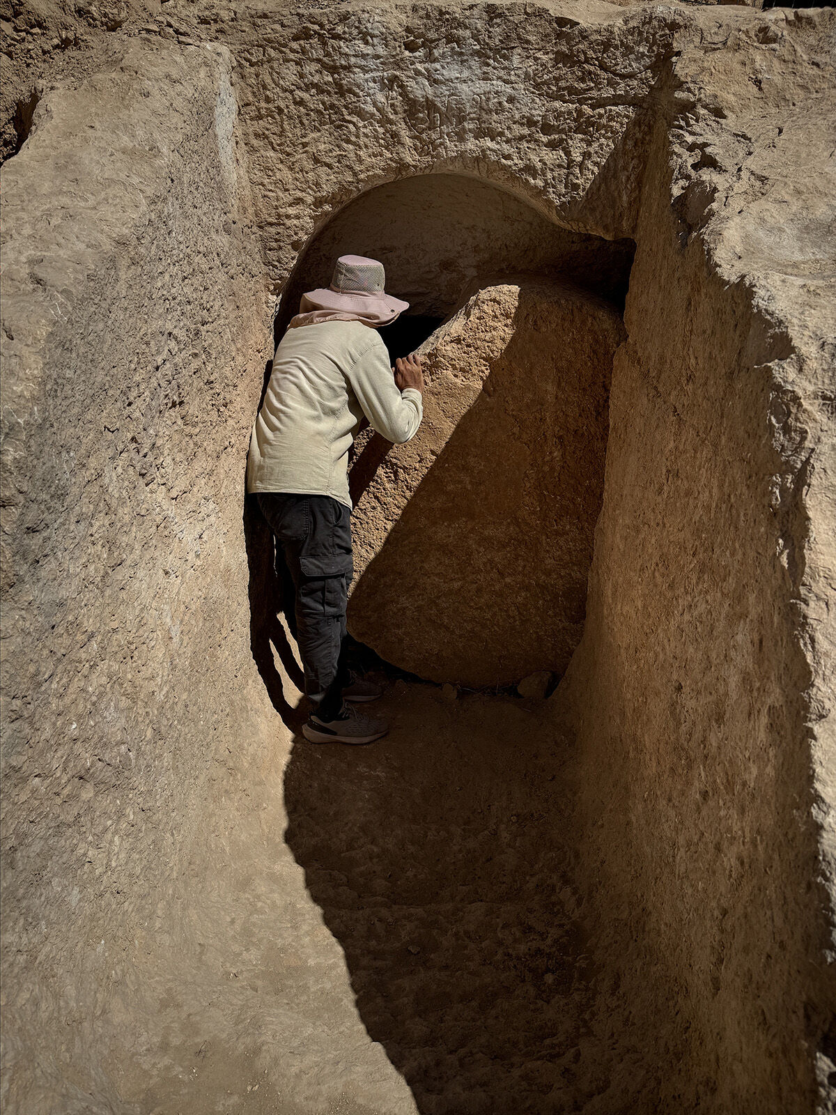 Bulunan yazıt çözülemedi! Urfa'da heyecanlandıran keşif... Kaya mezarı bulundu - 3. Resim