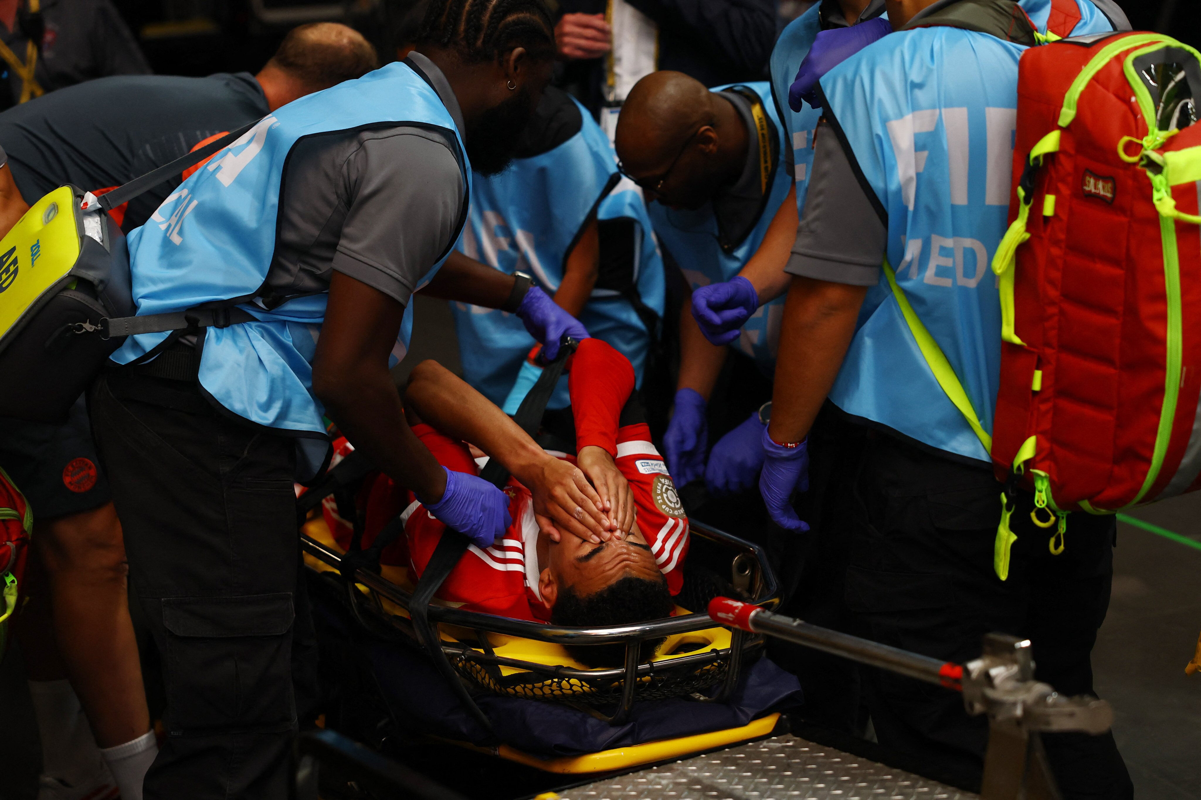 Jamal Musiala'dan korkutan sakatlık! Maça devam edemedi - 3. Resim