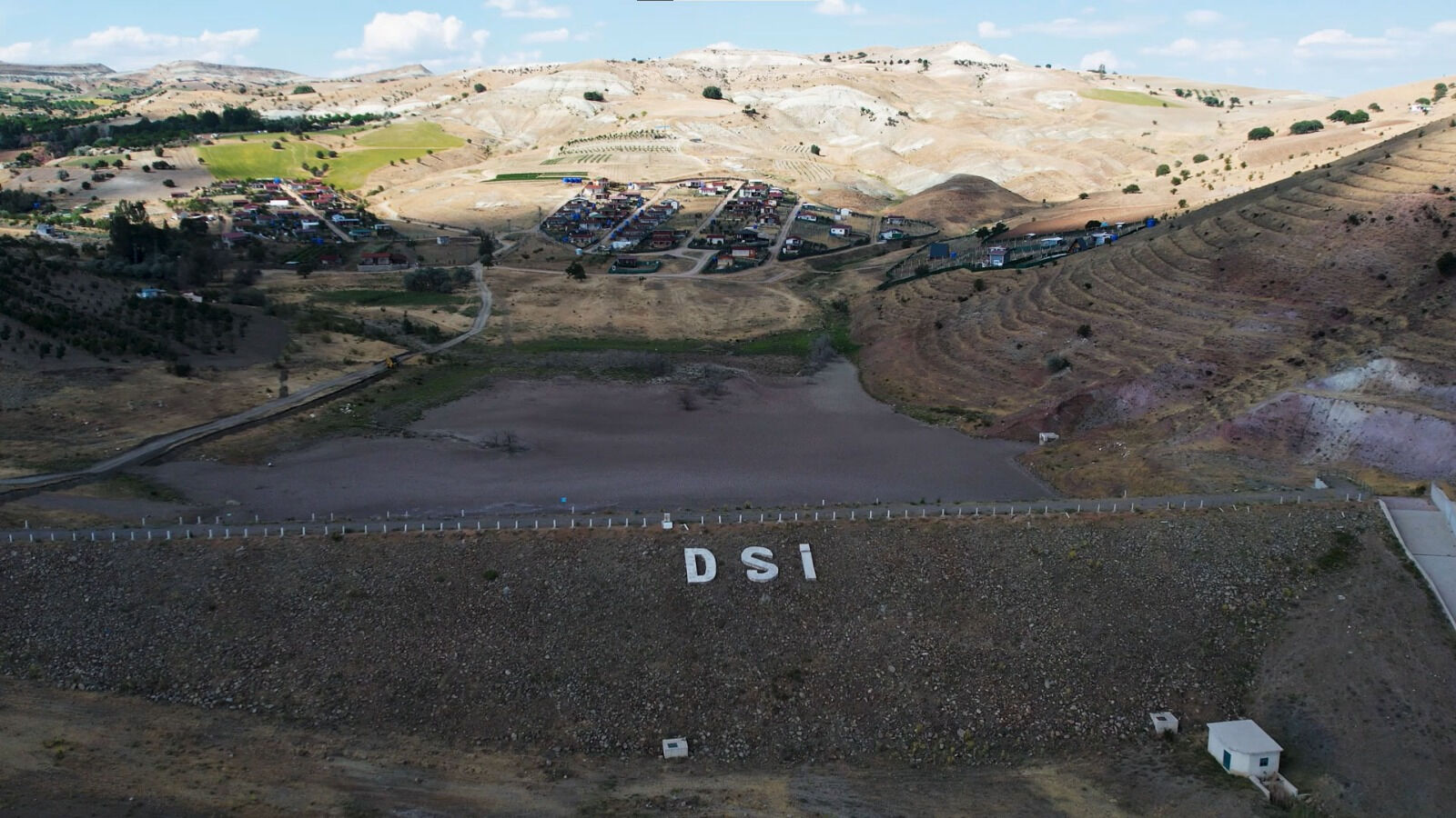 Keyif uğruna çiftçi perişan oldu, üretim durdu! Tek damla dahi su akmıyor - 4. Resim