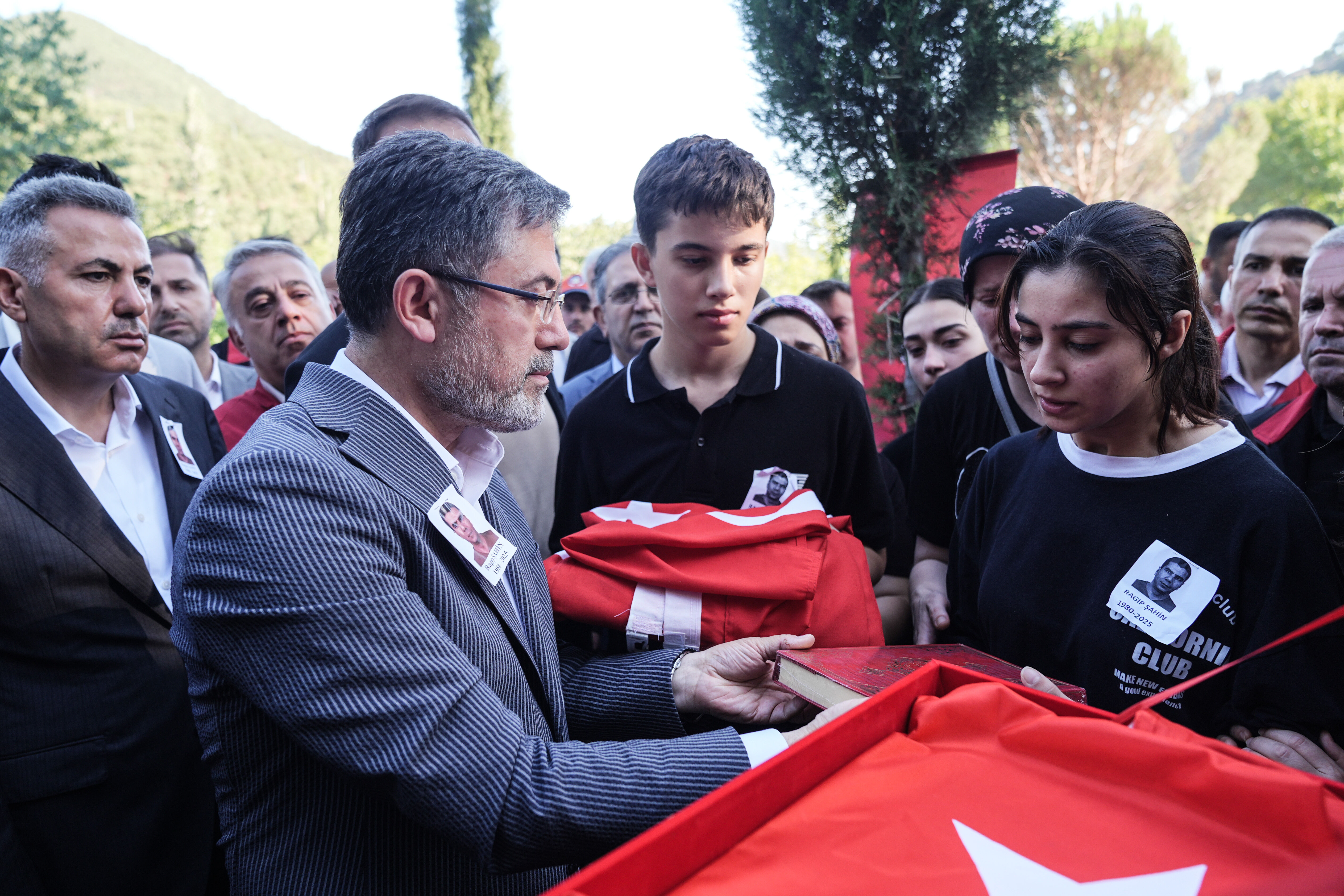 Orman şehidi için son vazife, feryatlar yürekleri dağladı! Yumaklı: 