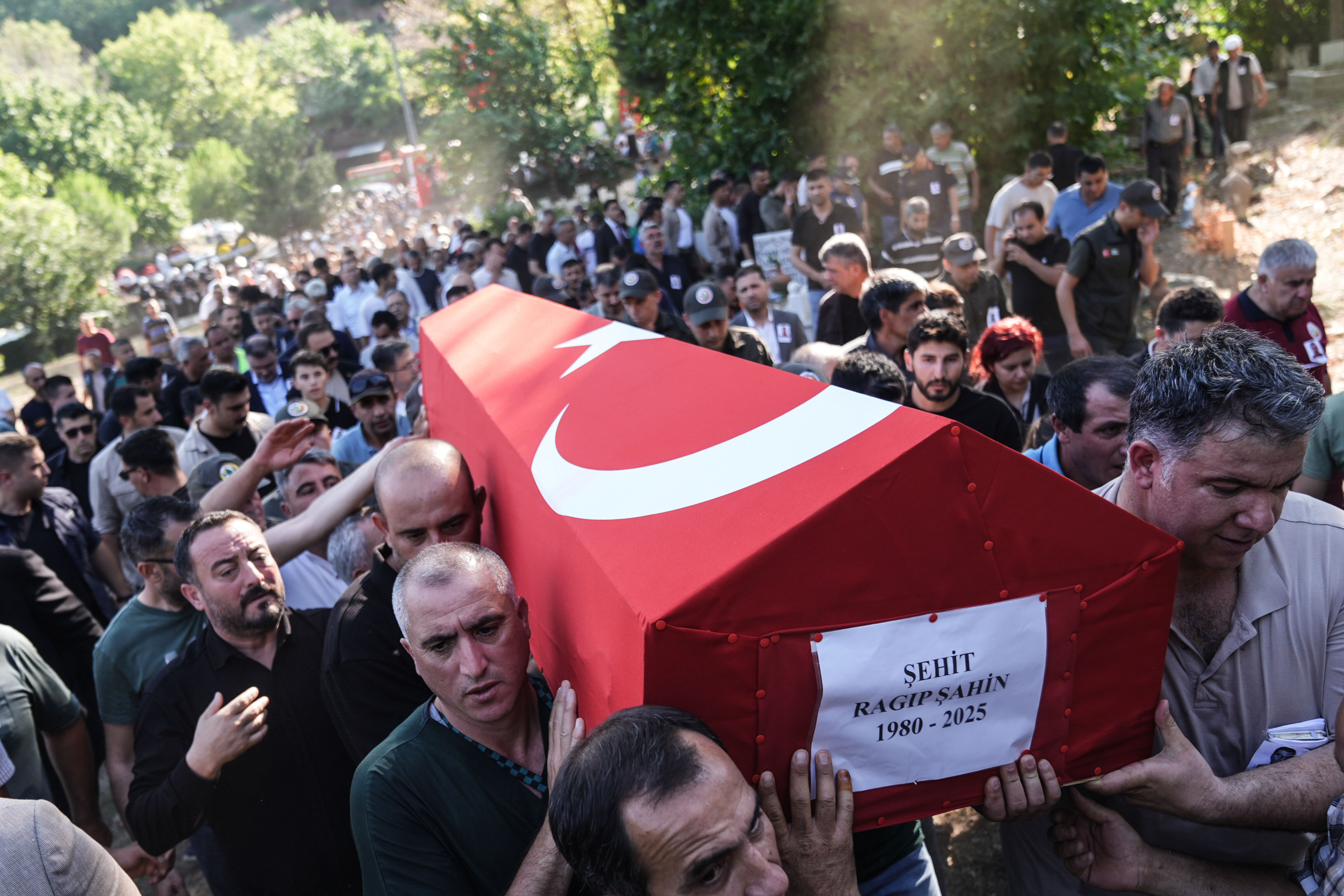 Orman şehidi için son vazife, feryatlar yürekleri dağladı! Yumaklı: 