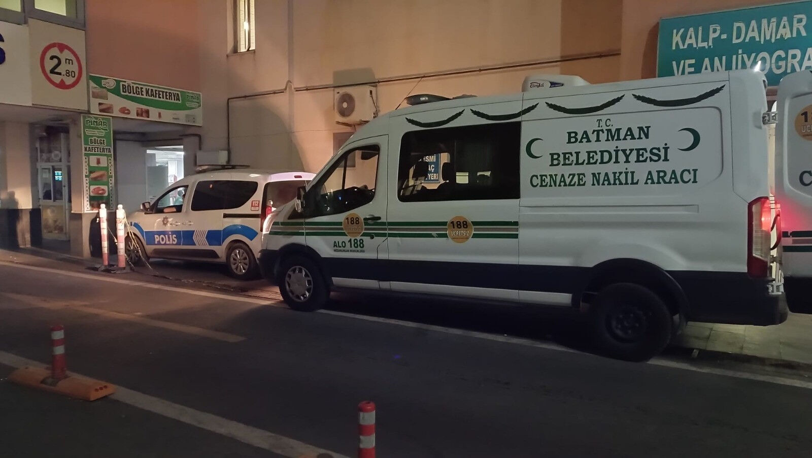 Aile içi vahşet! Annesini bıçaklayan kardeşini öldürdü - 1. Resim