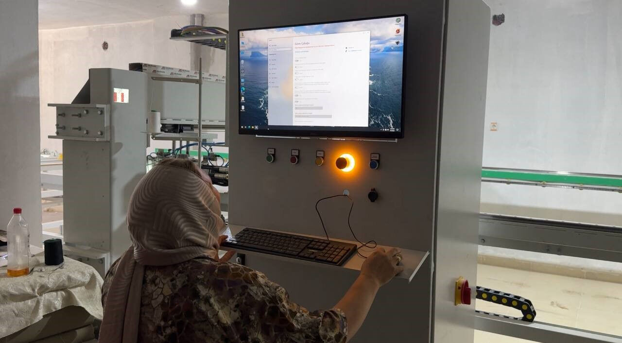 Ev hanımlığından iş kadınlığına... Çöplerden topladıklarıyla atölye kurdu! İlçede 'ilk ve tek' oldu - 5. Resim