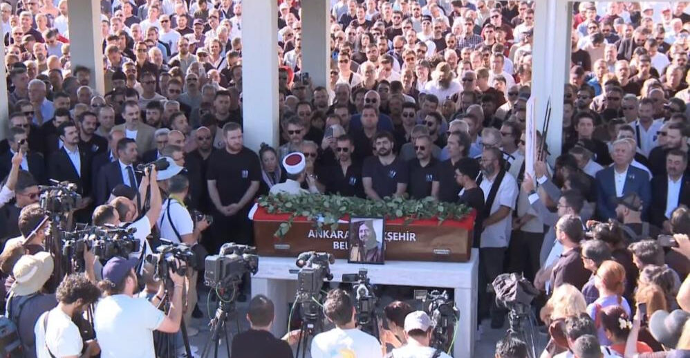 Gazeteci-yazar Nihat Genç son yolculuğuna uğurlandı - 1. Resim