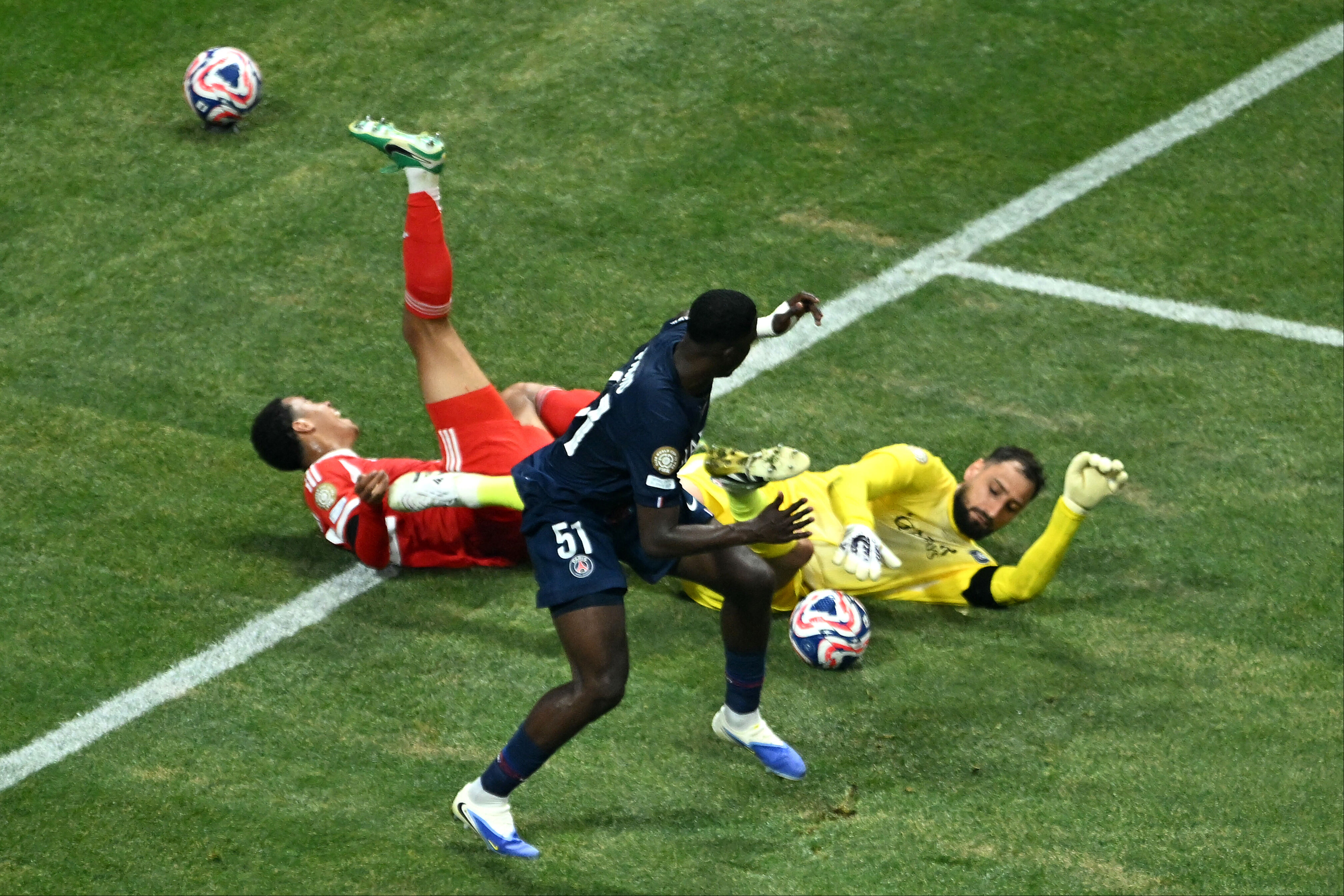 Musiala'dan haber var! Sahalardan uzak kalacağı süre belli oldu - 1. Resim