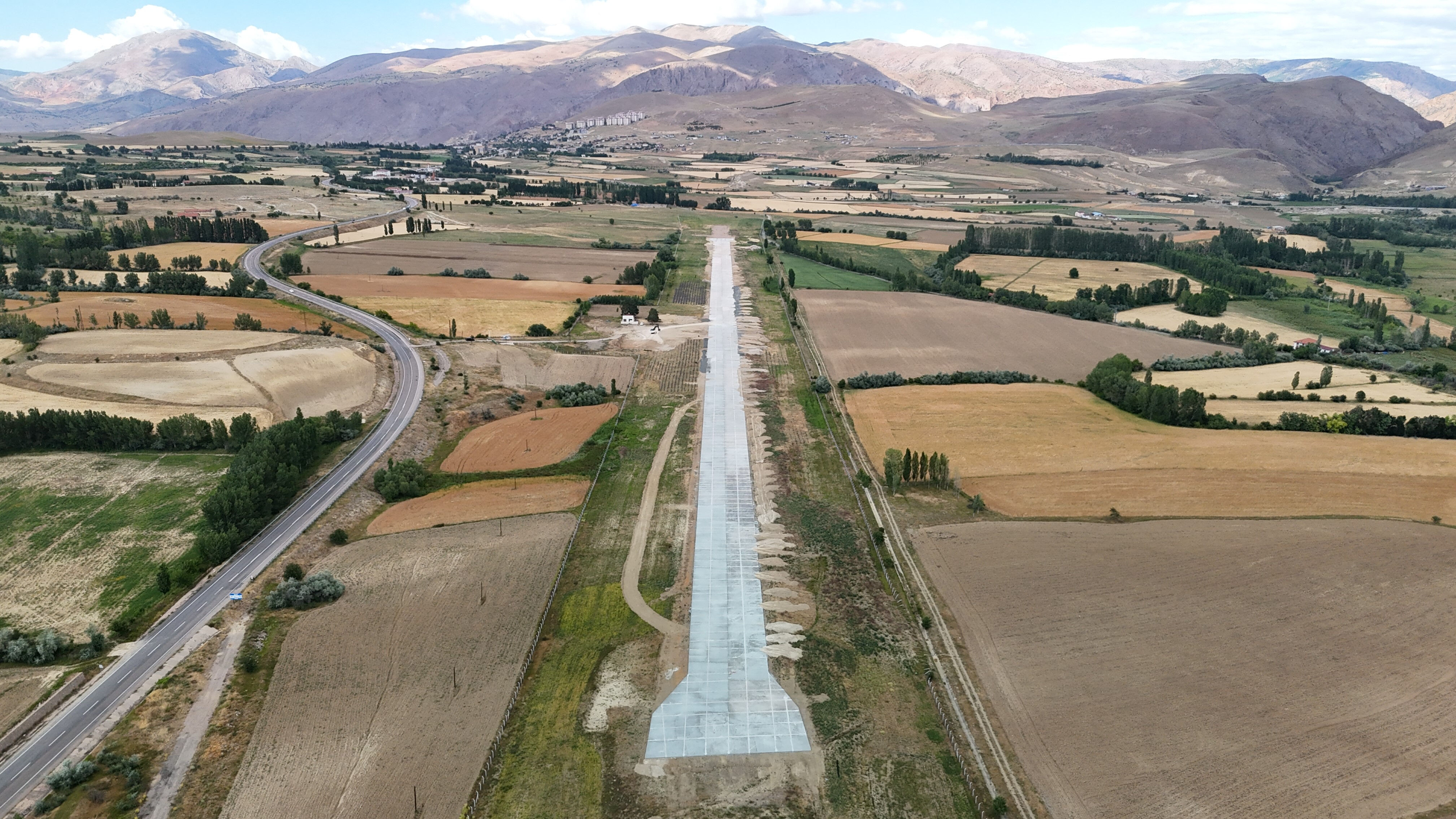 Tam 84 yıl önce yapılmıştı! Türkiye'nin ilk ilçe havaalanı yeniden canlanıyor - 3. Resim