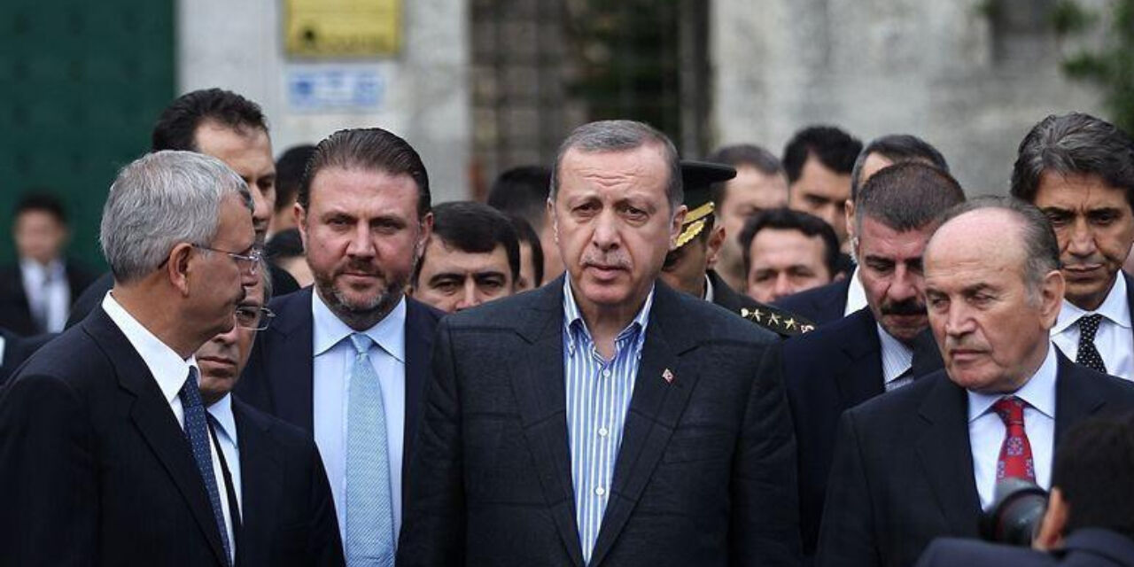 Yiğit Bulut hastaneye kaldırıldı! Cem Küçük duyurdu: 