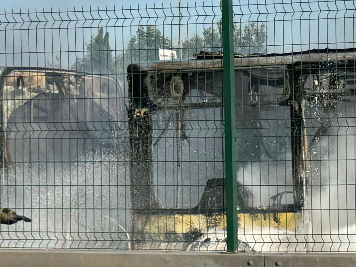 Bakırköy metrobüste neden yangın çıktı? Son dakika metrobüs seferleri durduruldu - 3. Resim