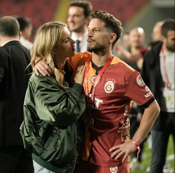 Ünlü futbolcunun eşinden 'Gazze' mesajı! Festival sırasında paylaştı, dakikalar içinde gündem oldu - 2. Resim