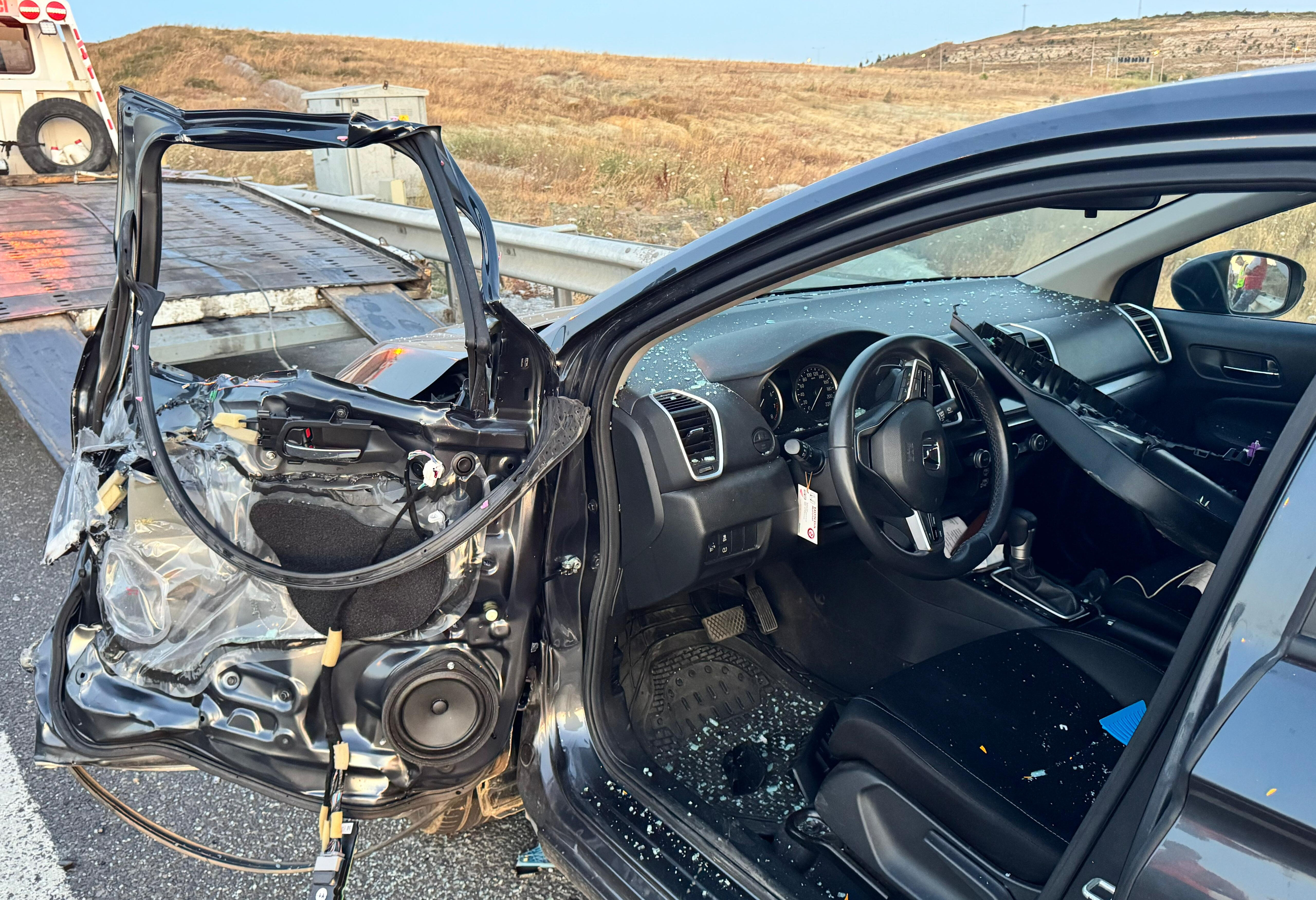 Emniyet şeridinde otomobilinden inen sürücü feci şekilde can verdi - 1. Resim