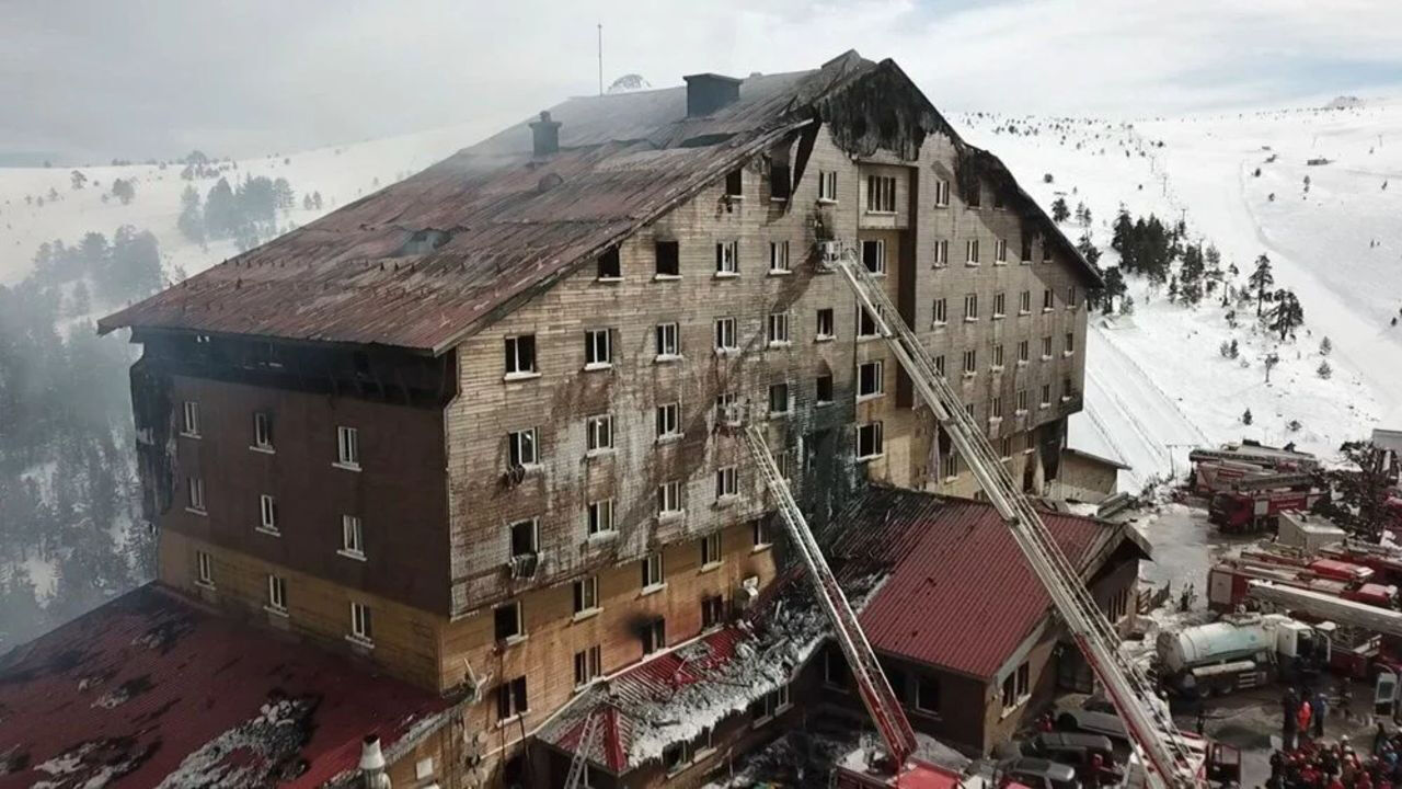 Yanan Kartakaya otelinin görüntüsü
