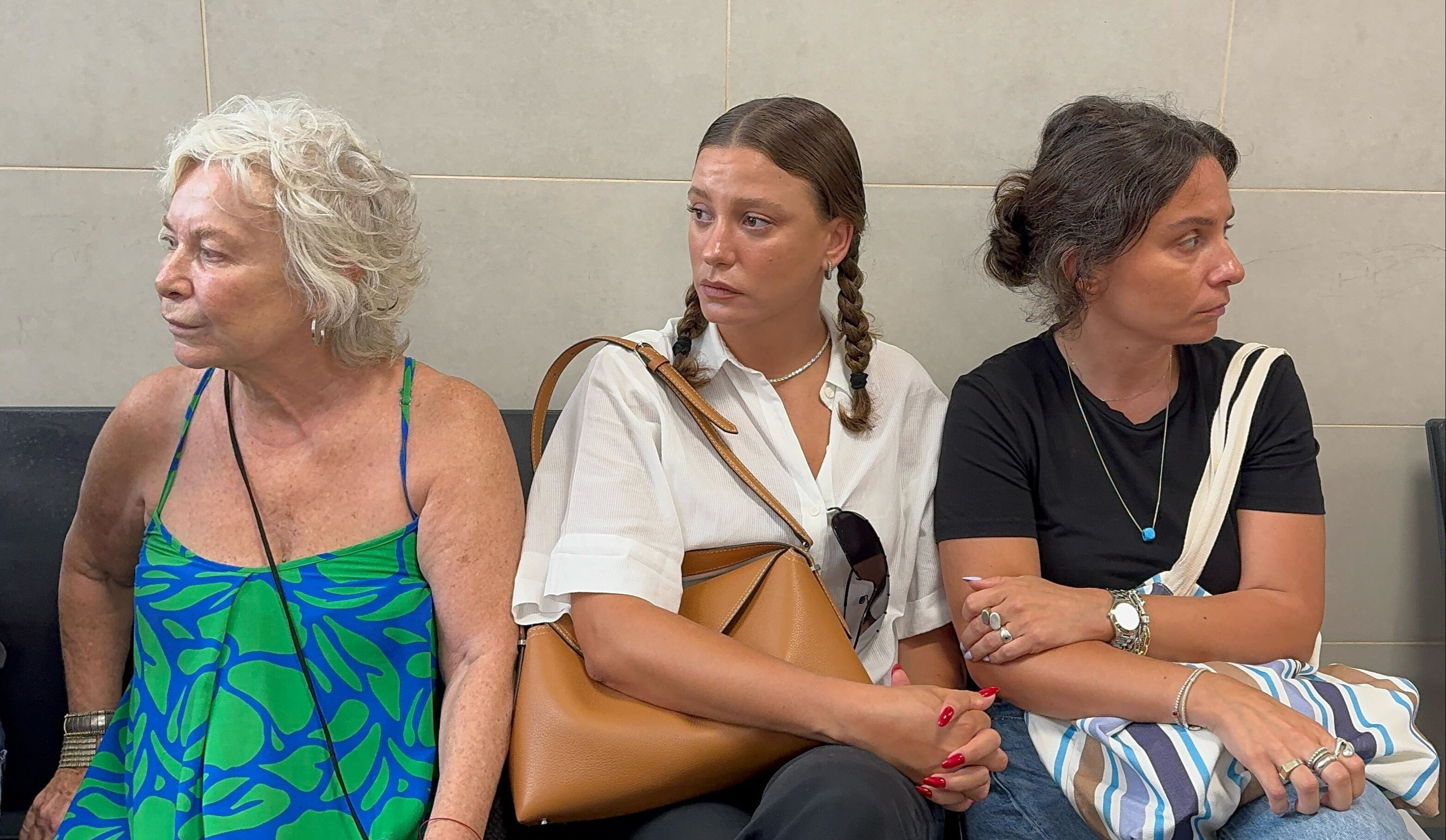 Menajer Ayşe Barım gözyaşları içinde savunma yaptı: Her tarafım mosmor - 1. Resim