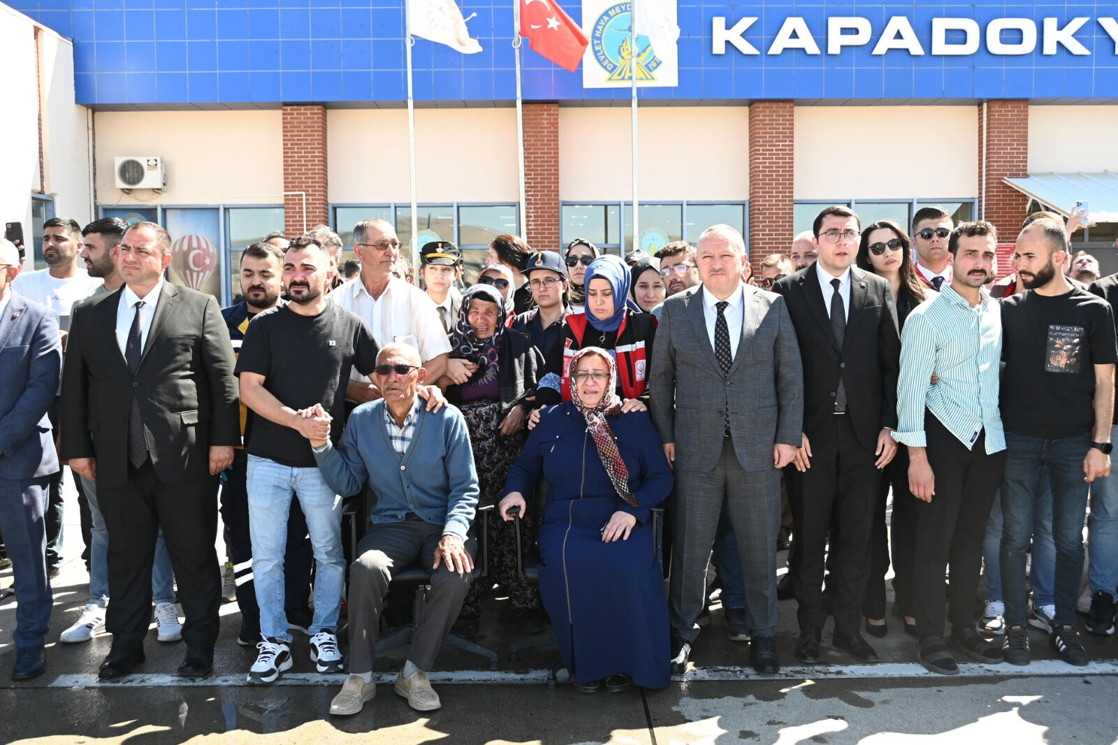 Şehit askerlerimiz için memleketlerinde son görev! Gözyaşlarıyla uğurlandılar, kahramanlara son veda yürek dağladı - 11. Resim