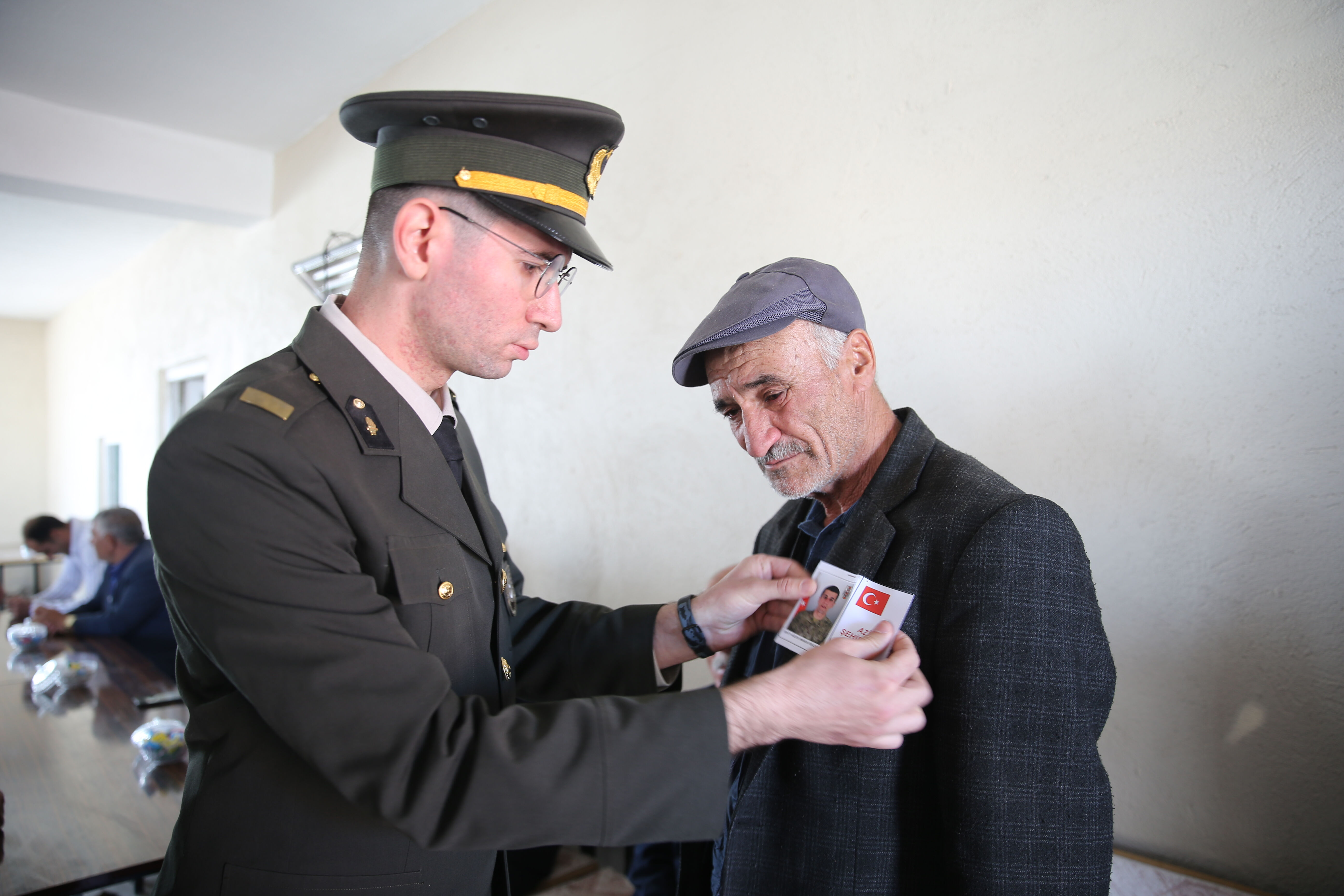 Şehit askerlerimiz için memleketlerinde son görev! Gözyaşlarıyla uğurlandılar, kahramanlara son veda yürek dağladı - 6. Resim