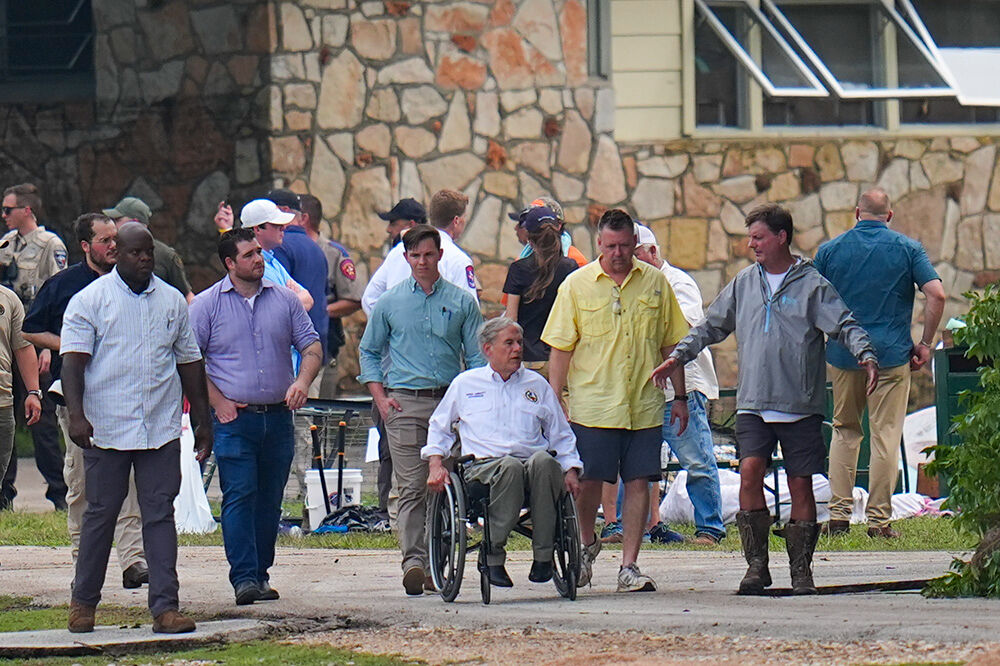 Teksas'taki sel felaketinde kahreden detay! Kız &ccedil;ocukları uyurken oldu... - 7. Resim