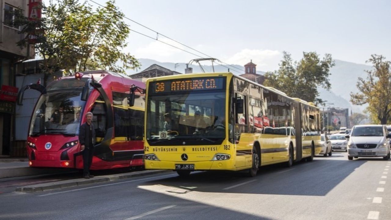Toplu taşımada sürpriz karar! Bir kentimizde abonman kart iptal edildi Toplu taşımada sürpriz karar! Bir kentimizde abonman kart iptal edildi