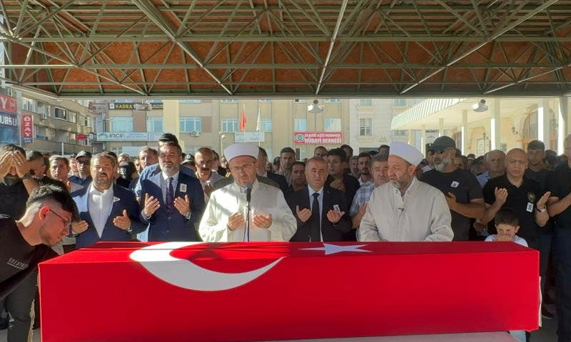 Trafik kazasında ölen polis memuru Bilal Çam defnedildi - 1. Resim