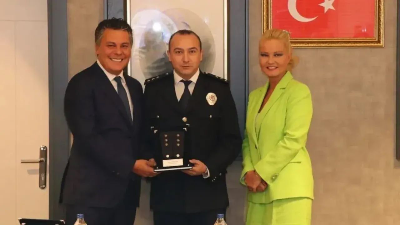 Valilikten dikkat çeken atama! Müge Anlı’nın eşi yeni göreviyle gündemde Valilikten dikkat çeken atama! Müge Anlı’nın eşi yeni göreviyle gündemde