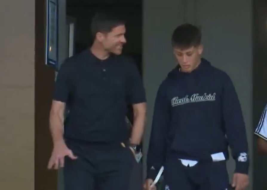 Xabi Alonso'dan Arda Güler'in futboluna övgü: "Harika bir ayak" - 1. Resim