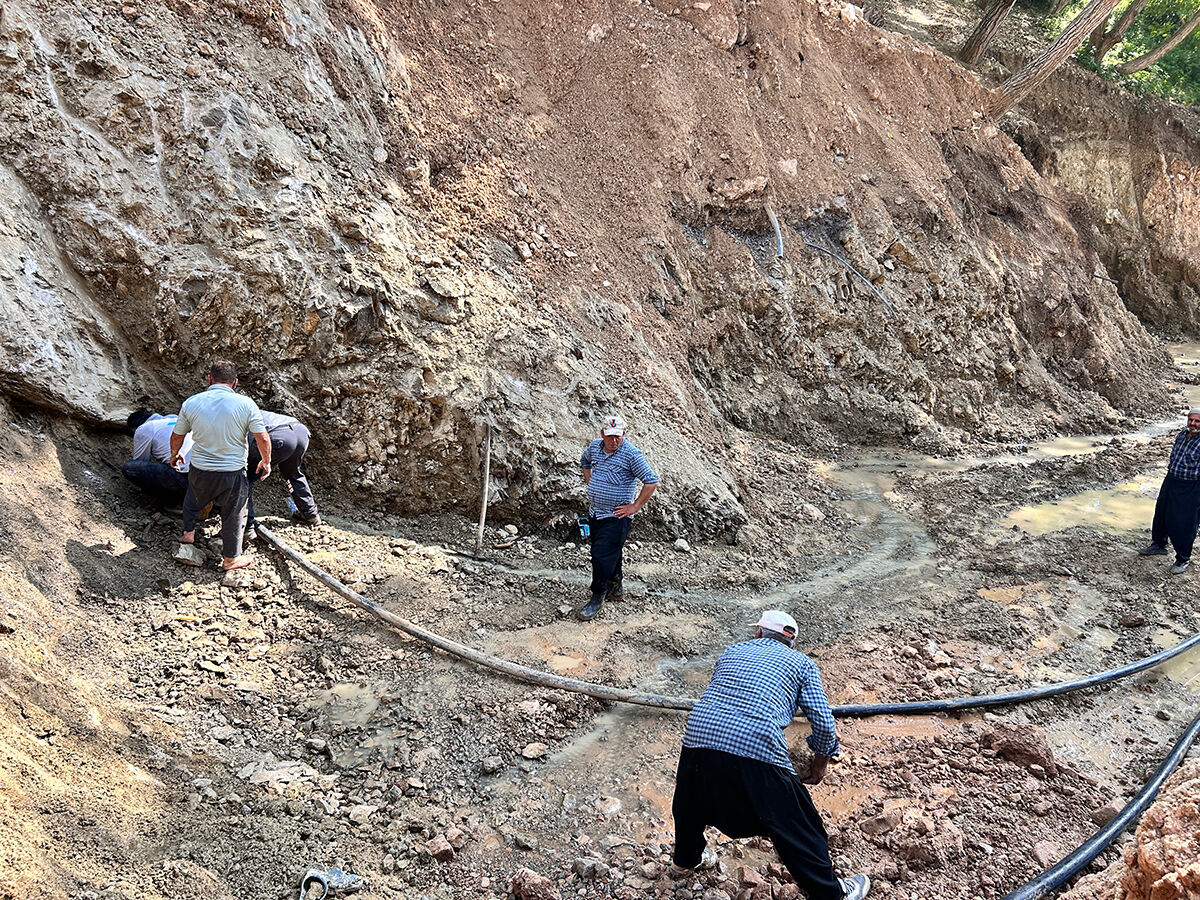 65 yılın en kurak yılında su sevinci! Depremde kuruyan kuyuyu ortaya çıkardılar - 5. Resim