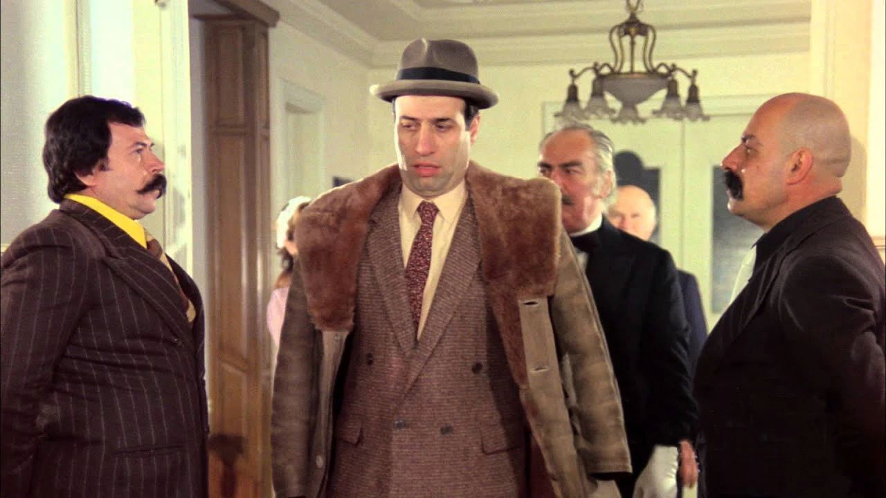 Çarıklı Milyoner kaç yılında, nerede çekildi? Kemal Sunal’ın unutulmaz filmi bu akşam TV’de Çarıklı Milyoner kaç yılında, nerede çekildi? Kemal Sunal’ın unutulmaz filmi bu akşam TV’de