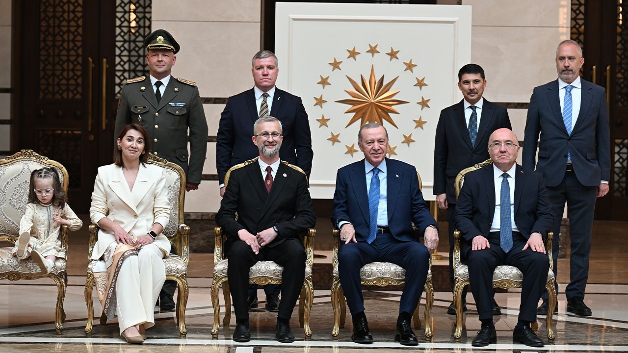Cumhurbaşkanı Erdoğan, 4 ülkenin büyükelçisini kabul etti Cumhurbaşkanı Erdoğan, 4 ülkenin büyükelçisini kabul etti