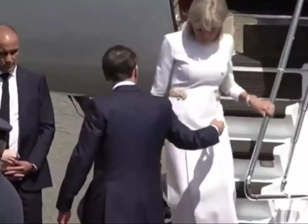 Aylar önce tokatlamıştı! Macron çiftinde yeni kriz: Sosyal medyada gündem oldu - 2. Resim