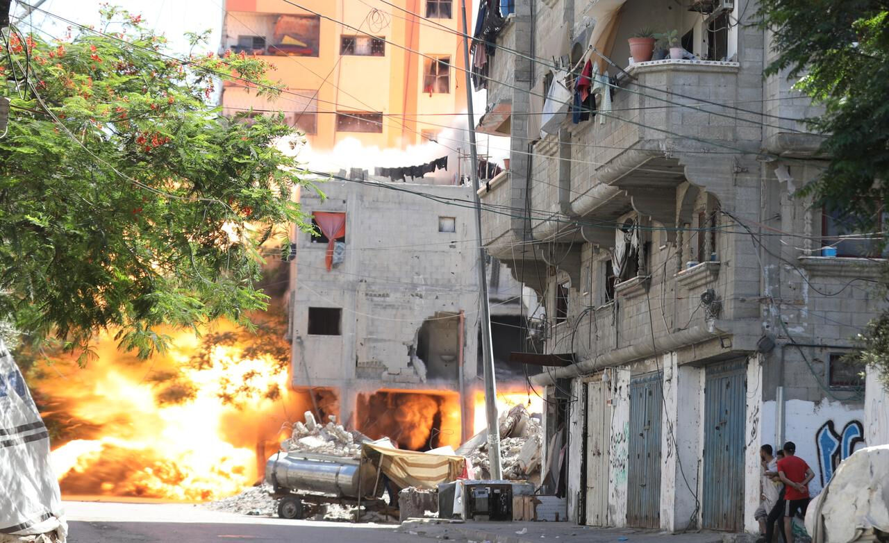 Filistin halkı zulüm ordusuna direniyor! İsrailli askerler pusuya düşürüldü: Ölüler var - 2. Resim