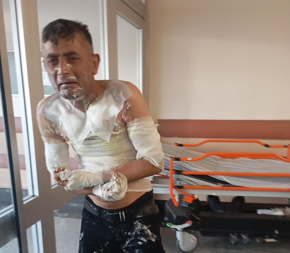 Gaziosmanpaşa'da dehşet olay! Engelli vatandaşı benzin döküp yaktı... Detaylar korkunç - 4. Resim