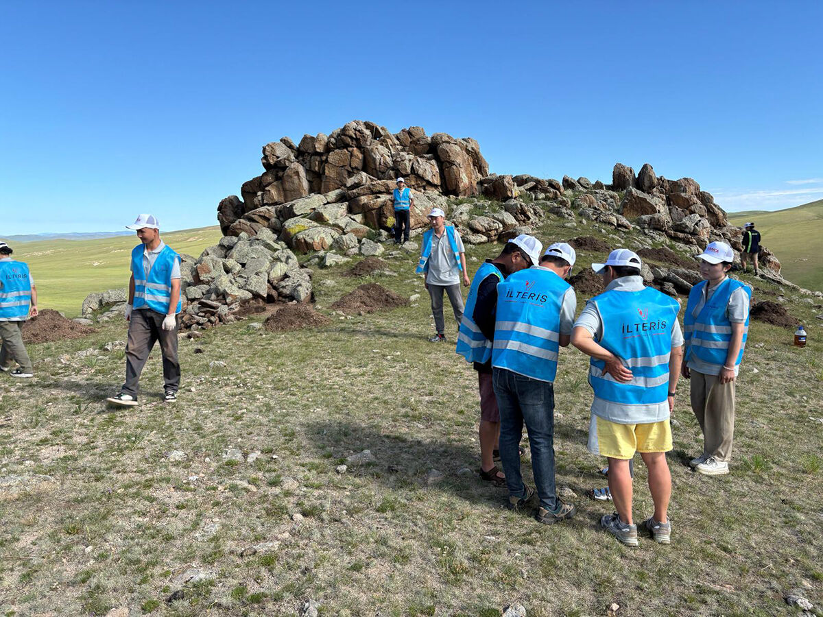 Heyecanlandıran kazılar başladı! Türk araştırmacılar 4 bin yıllık kurganlar için binlerce kilometre gitti - 3. Resim