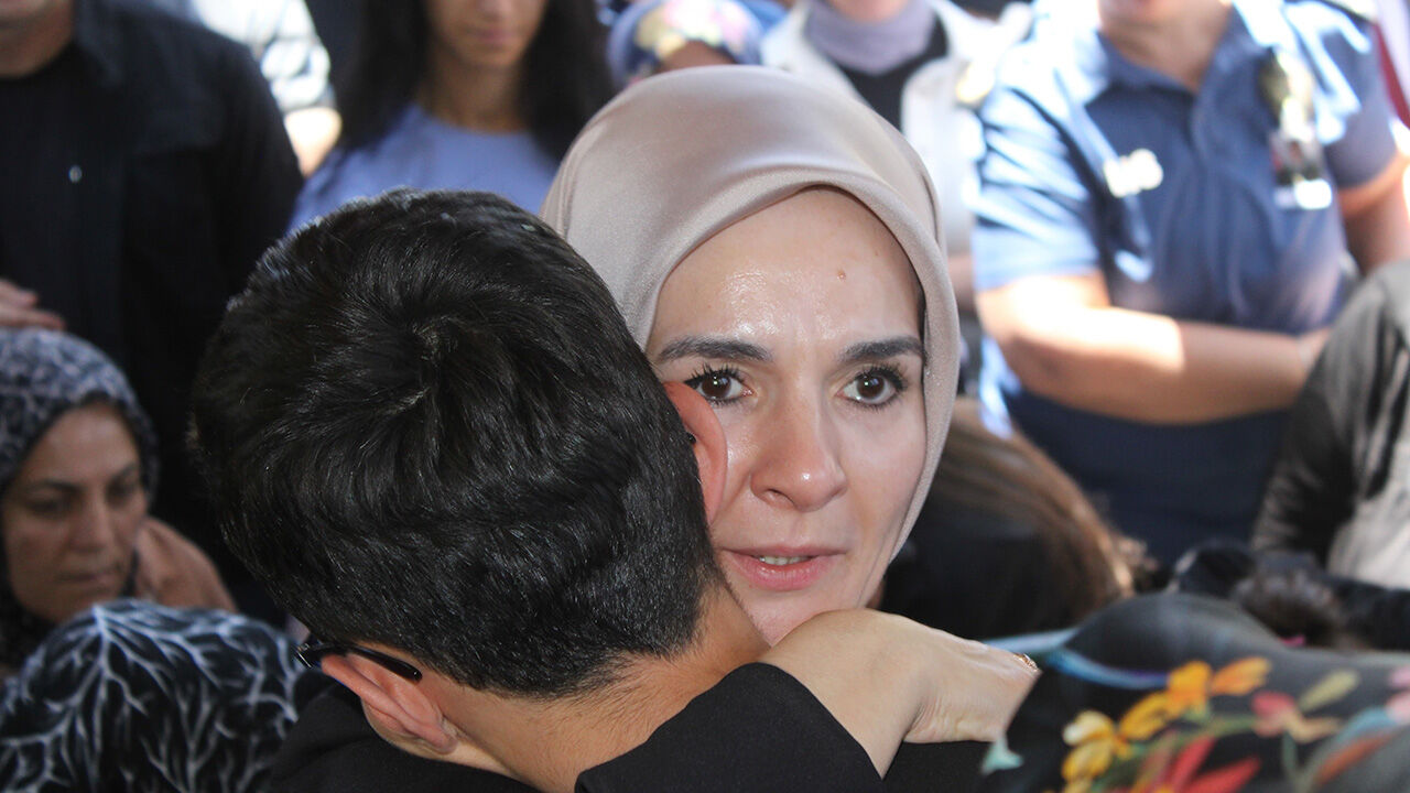 Kahraman şehitler i&ccedil;in memleketlerinde cenaze t&ouml;reni: Şehitlerimiz bug&uuml;n defnediliyor - 9. Resim