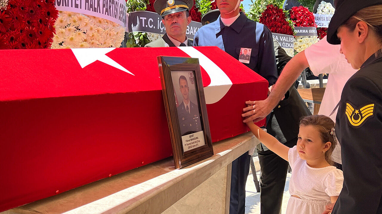 Kahraman askerlerimiz bugün memleketlerinde toprağa verildi