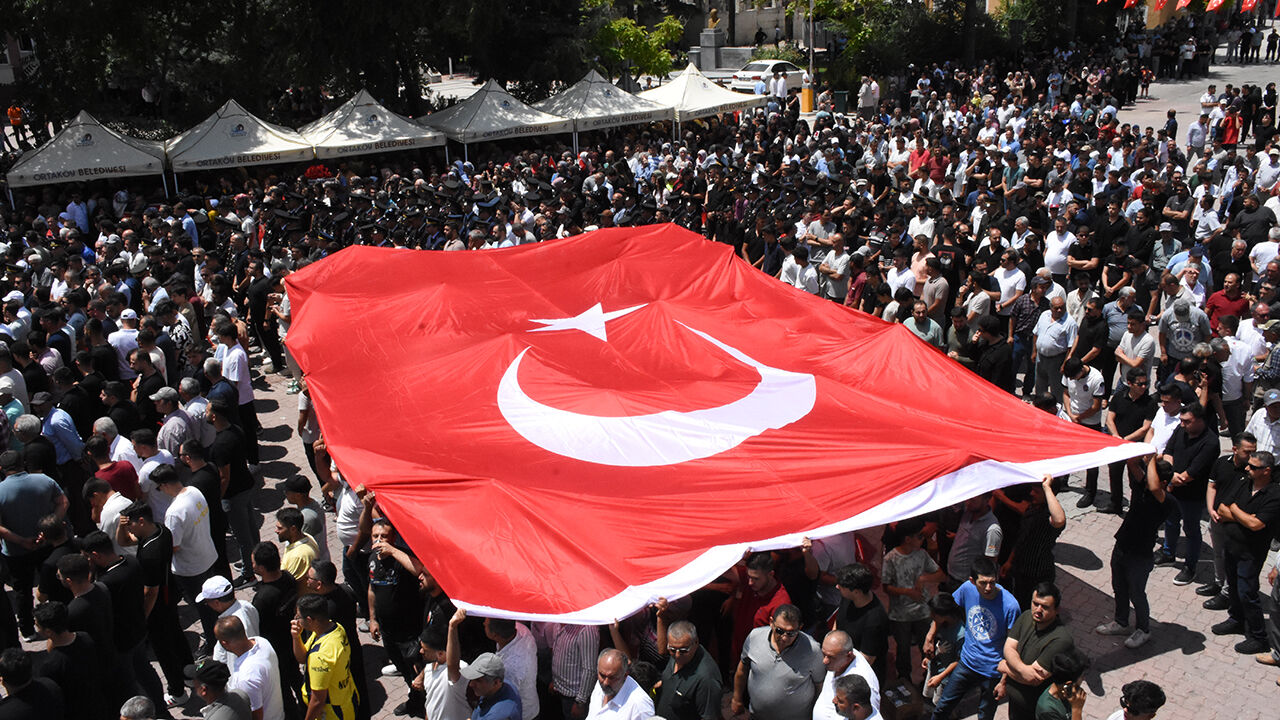 Kahraman askerlerimiz bugün memleketlerinde toprağa verildi