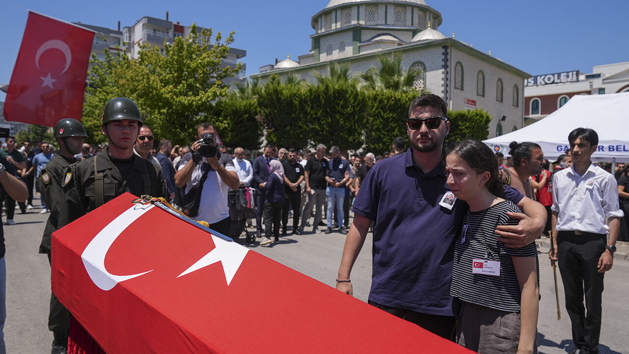 Kahraman şehitler i&ccedil;in memleketlerinde cenaze t&ouml;reni: Şehitlerimiz bug&uuml;n defnediliyor - 2. Resim