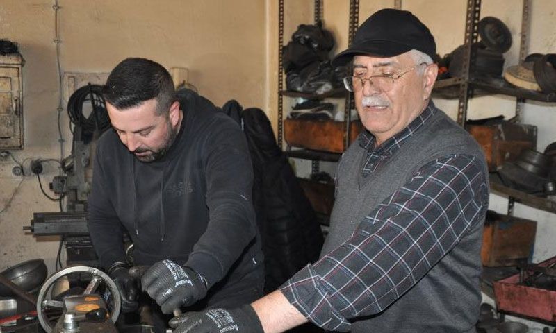 Küçük bir atölye ile başladı! Tam 4 kuşaktır var… Köylülerin imdadına yetişiyorlar - 1. Resim