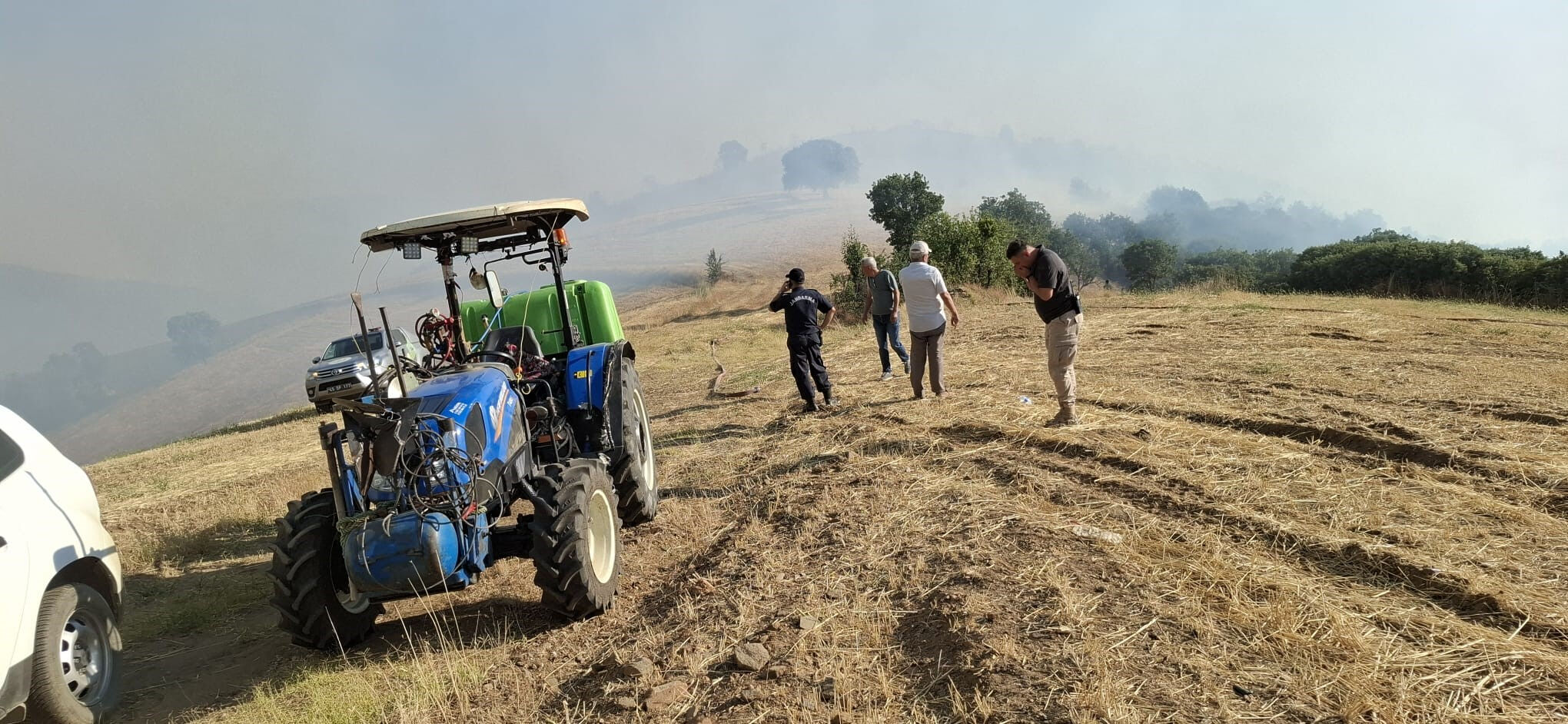 Manisa'da orman yangını! Vatandaşlar seferber oldu - 2. Resim