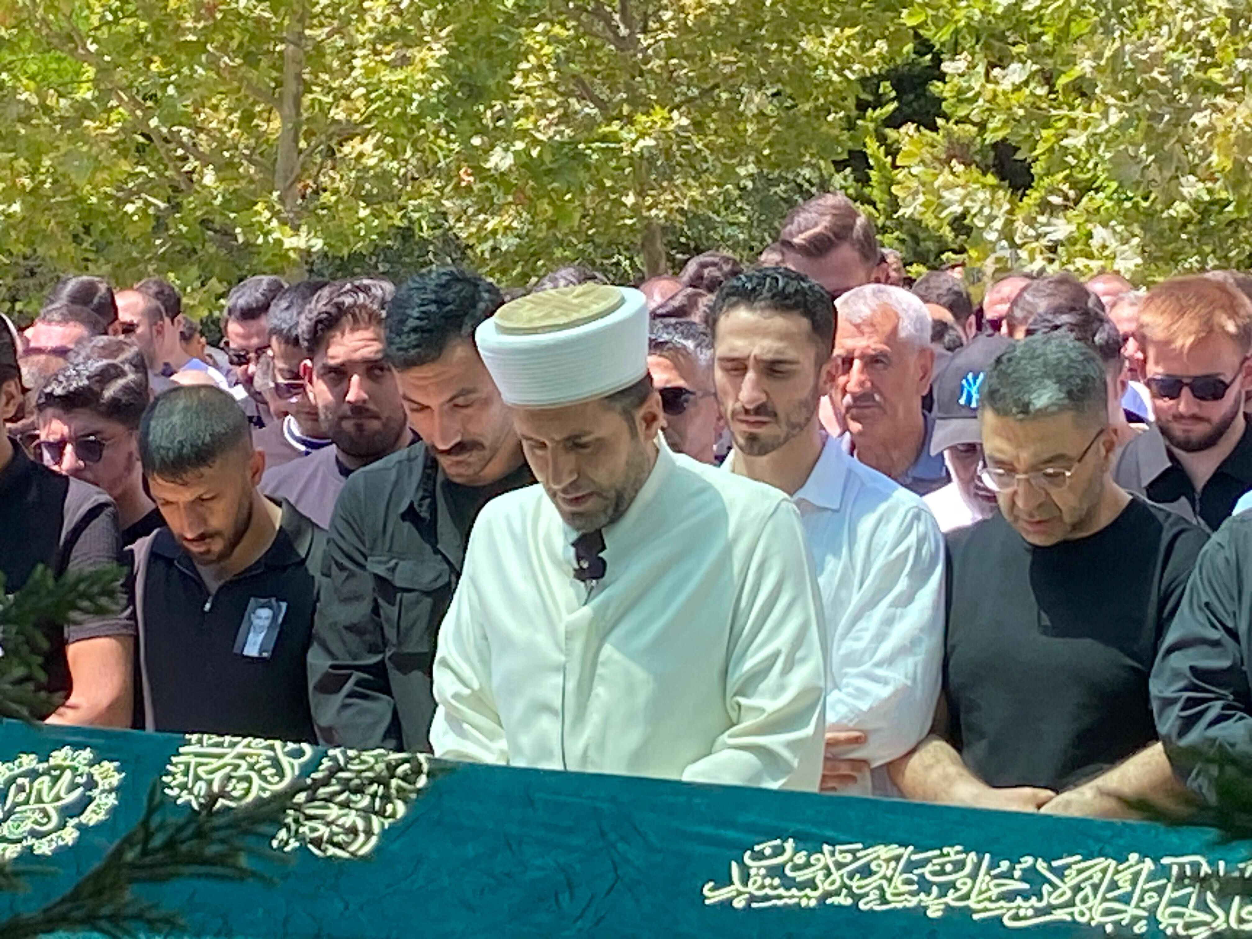 Muhammet Yakut İstanbul'da defnedildi! Cenazede herkes tek bir detaya takıldı - 2. Resim